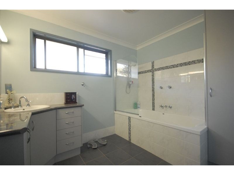 87 Colvin Street, Drayton QLD 4350