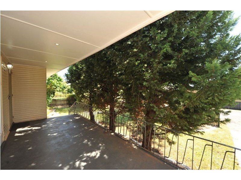25 Noll Street, Kearneys Spring QLD 4350