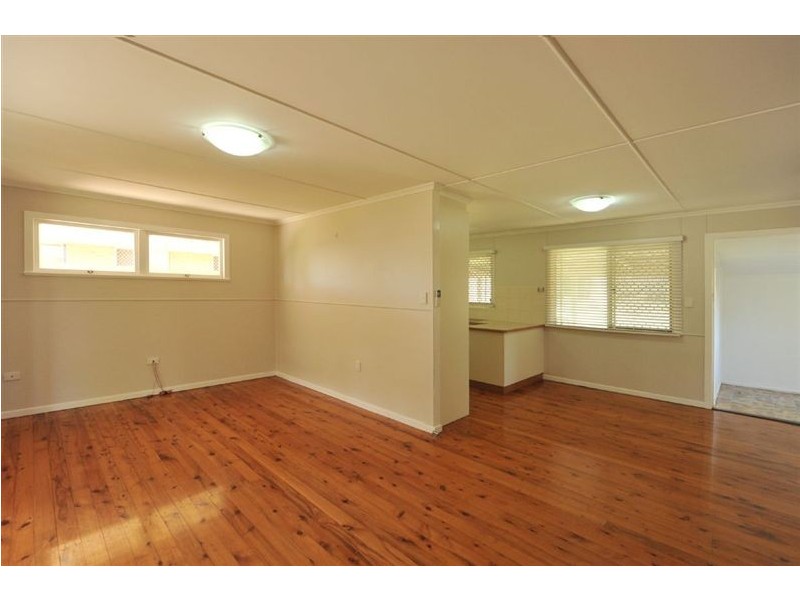 25 Noll Street, Kearneys Spring QLD 4350