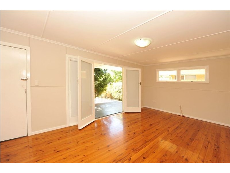 25 Noll Street, Kearneys Spring QLD 4350
