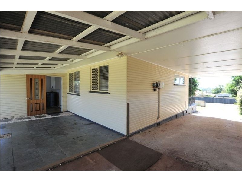 25 Noll Street, Kearneys Spring QLD 4350