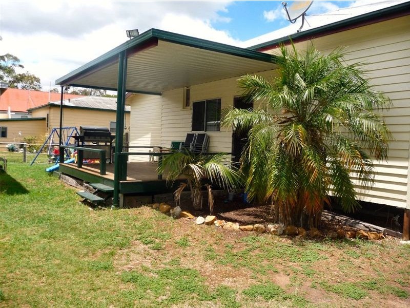 55 Geraghty, Cecil Plains QLD 4407