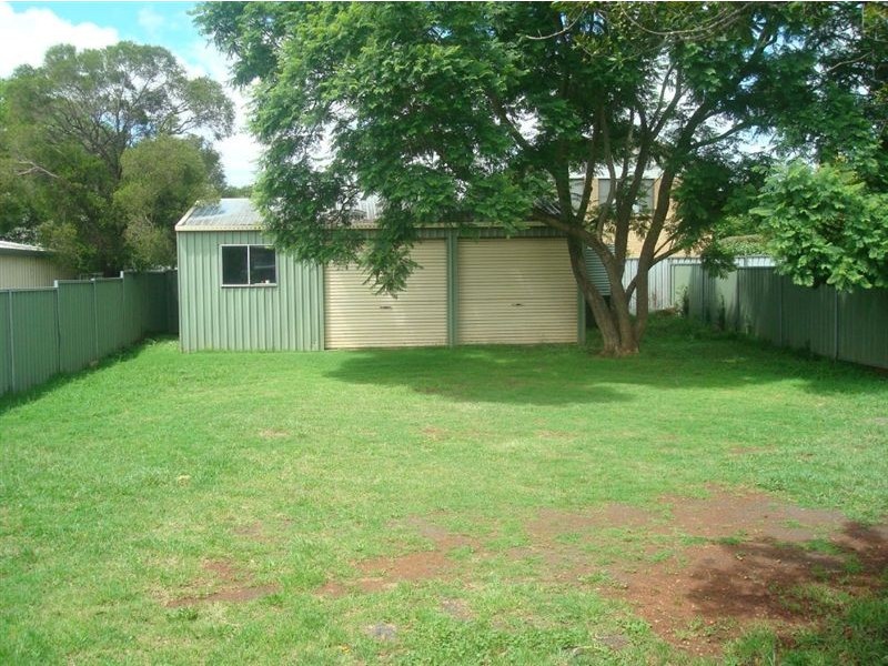 14 Charlotte Street, Newtown QLD 4350