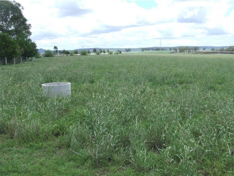 372 Felton Clifton Road, Felton QLD 4358