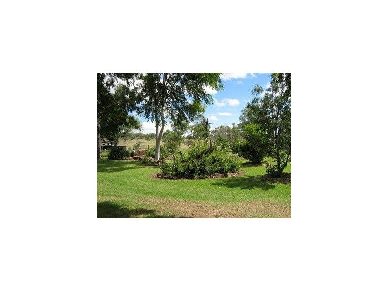 372 Felton Clifton Road, Felton QLD 4358