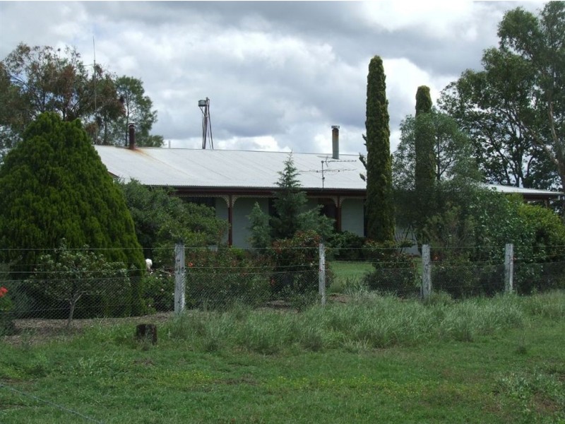 372 Felton Clifton Road, Felton QLD 4358