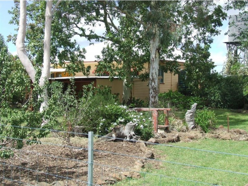 372 Felton Clifton Road, Felton QLD 4358