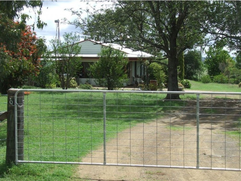 372 Felton Clifton Road, Felton QLD 4358