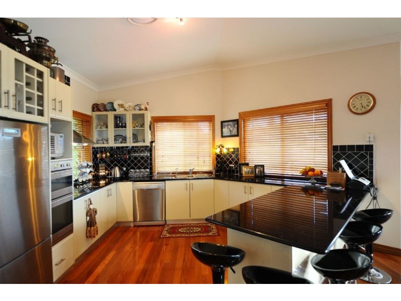 16 Leslie Street, Rangeville QLD 4350