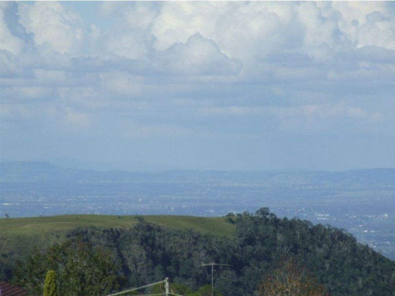 16 Leslie Street, Rangeville QLD 4350