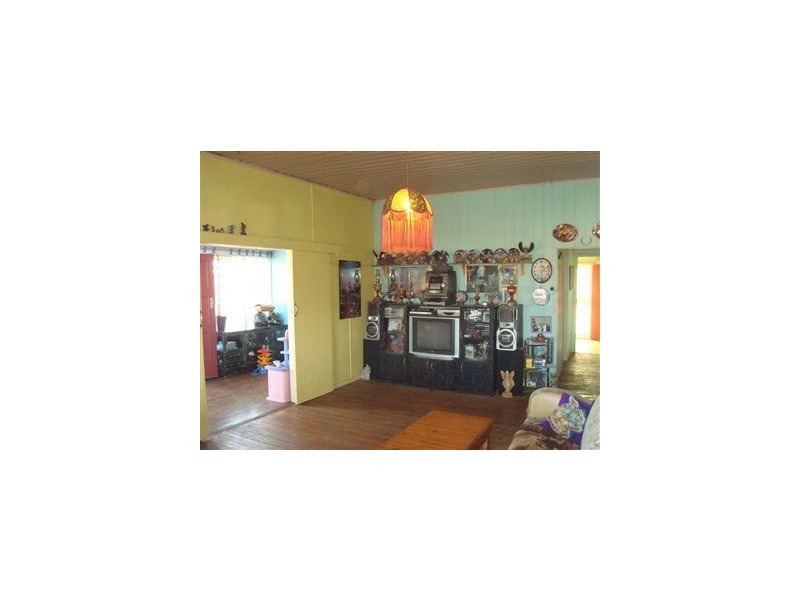 - Warrego Highway, Oakey QLD 4401