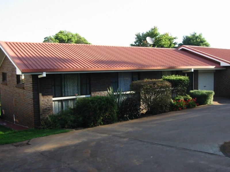 1/12 Athol Street, Harlaxton QLD 4350