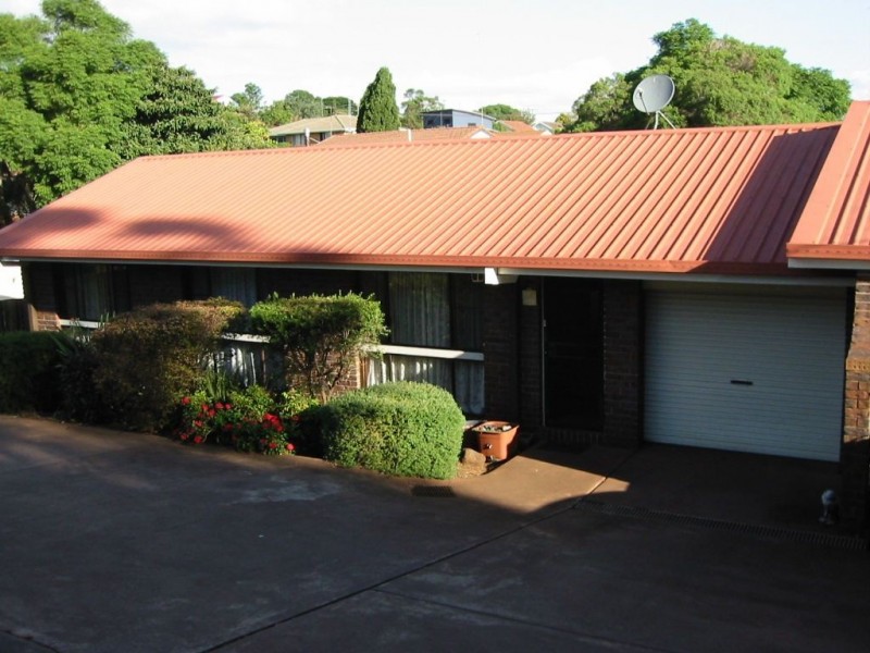 1/12 Athol Street, Harlaxton QLD 4350