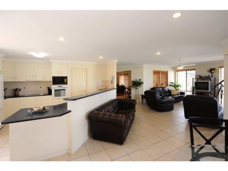 9 Freylings Rd, Hodgson Vale QLD 4352