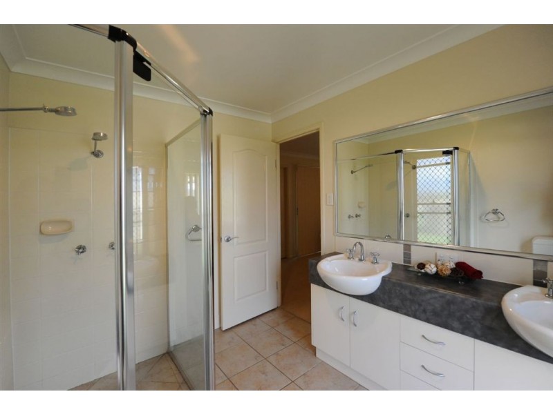 9 Freylings Rd, Hodgson Vale QLD 4352