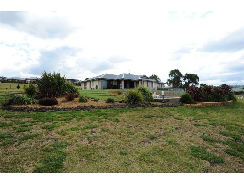 9 Freylings Rd, Hodgson Vale QLD 4352