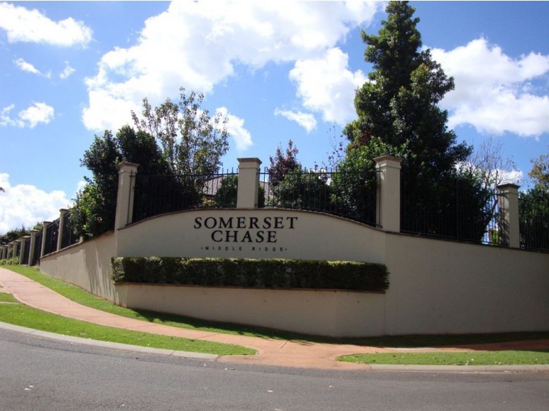 156 Rowbotham Street, Middle Ridge QLD 4350