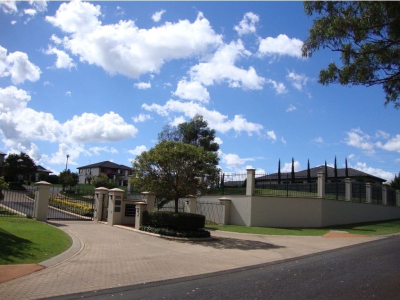 156 Rowbotham Street, Middle Ridge QLD 4350