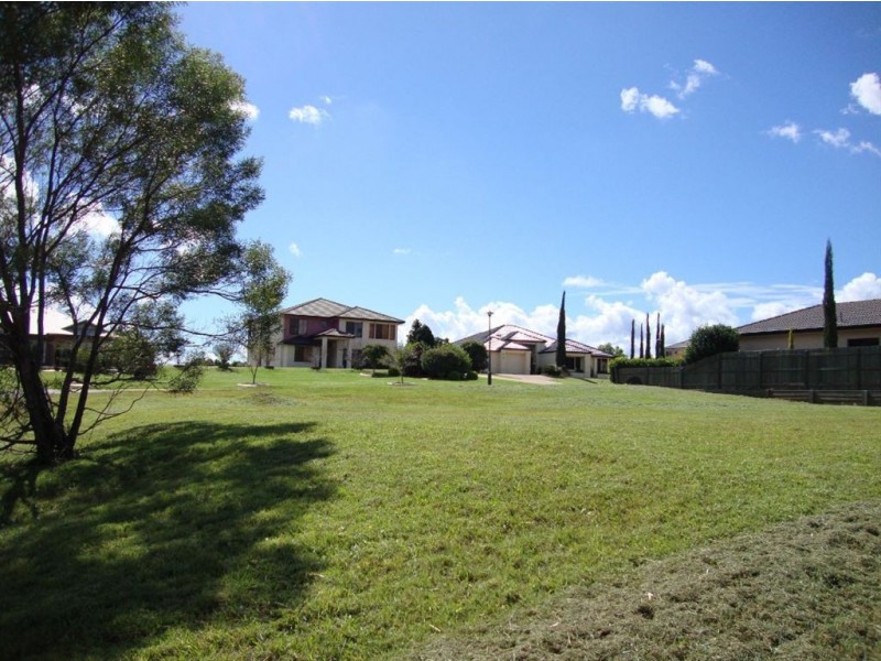 156 Rowbotham Street, Middle Ridge QLD 4350