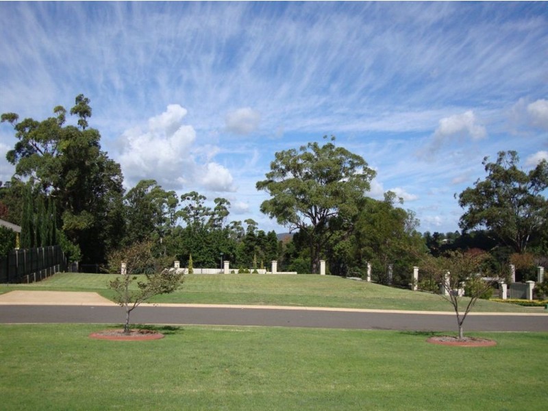 156 Rowbotham Street, Middle Ridge QLD 4350