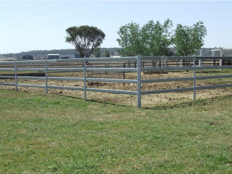 11985 Warrego Highway, Oakey QLD 4401