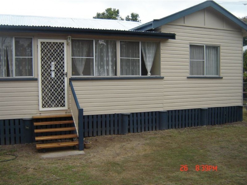 14 Cheetham Street, Cecil Plains QLD 4407