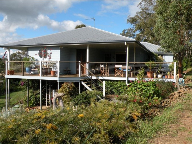10 Hillview Court, Top Camp QLD 4350