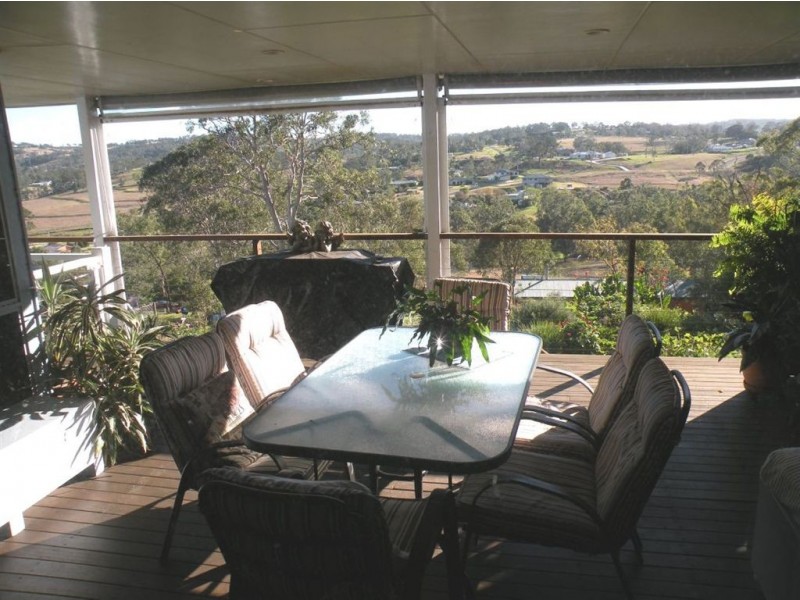 10 Hillview Court, Top Camp QLD 4350