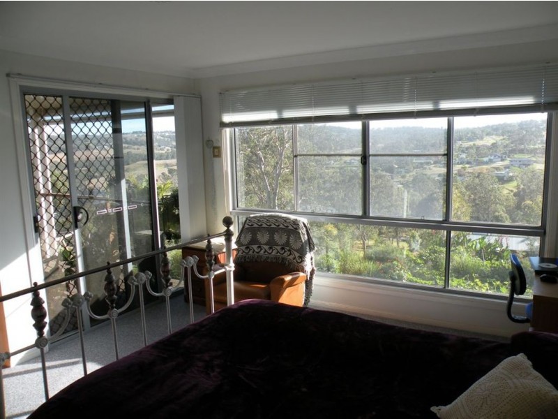 10 Hillview Court, Top Camp QLD 4350