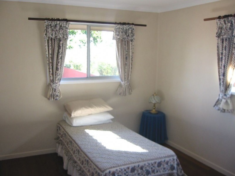 18 Friend Street, Harristown QLD 4350