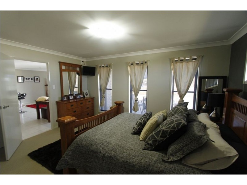 38 Whitman Street, Westbrook QLD 4350