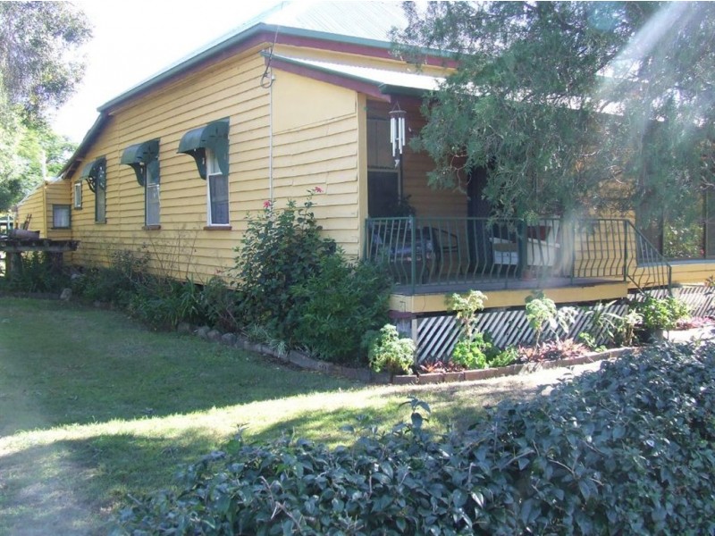 24 Station Street, Helidon QLD 4344
