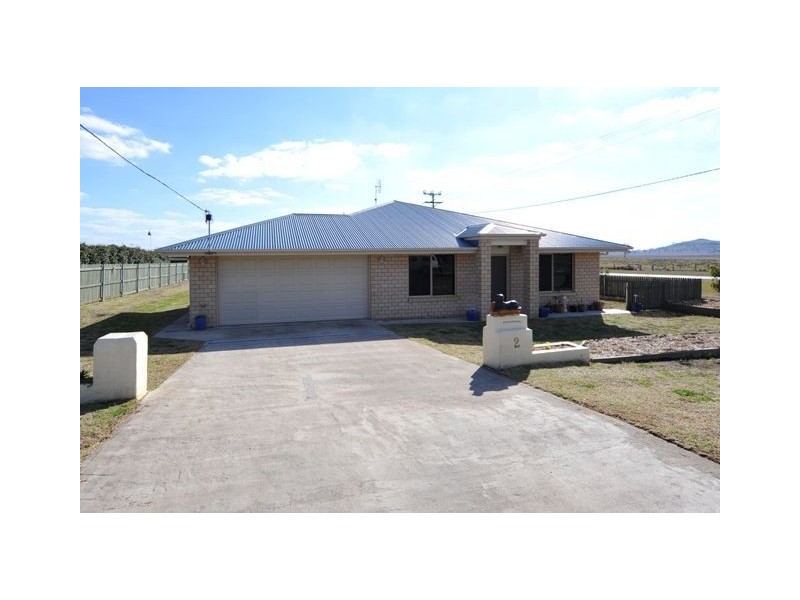 2 Sinclair Street, Wyreema QLD 4352