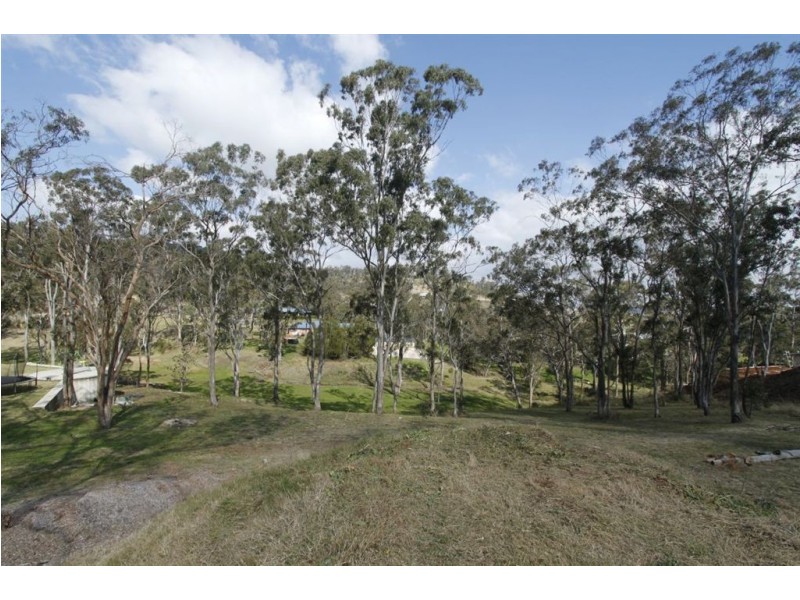 1 Lowe Court, Top Camp QLD 4350