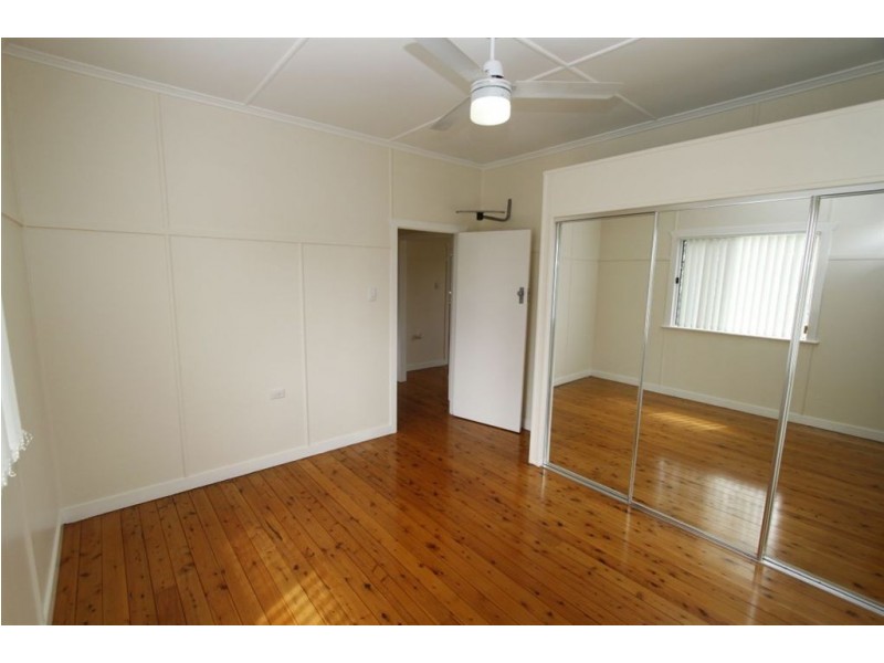 12 Power Street, Harristown QLD 4350