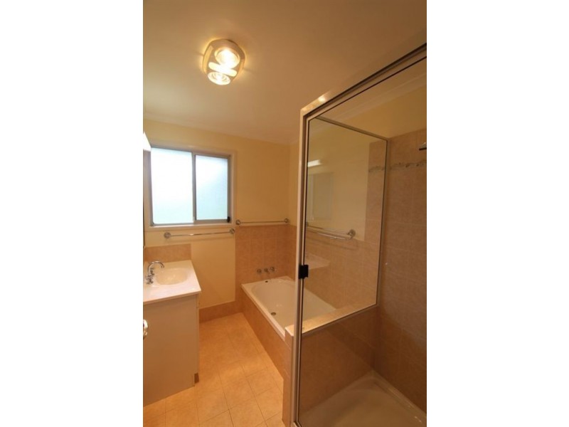 10 Holberton Street, Rockville QLD 4350