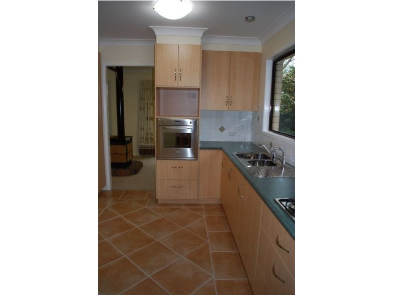 58 Stuart Street, Mount Lofty QLD 4350