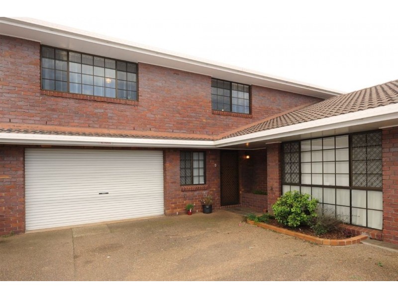 4/11c Gatfield Street, Newtown QLD 4350