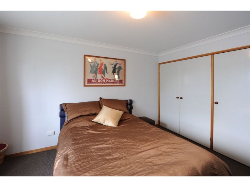 4/11c Gatfield Street, Newtown QLD 4350