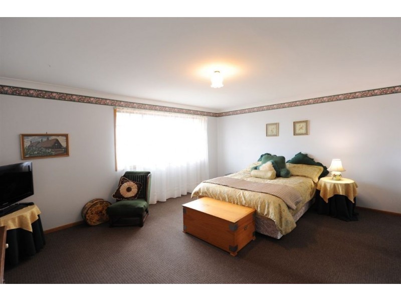 4/11c Gatfield Street, Newtown QLD 4350