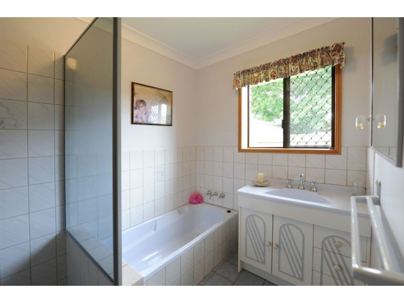 4/11c Gatfield Street, Newtown QLD 4350
