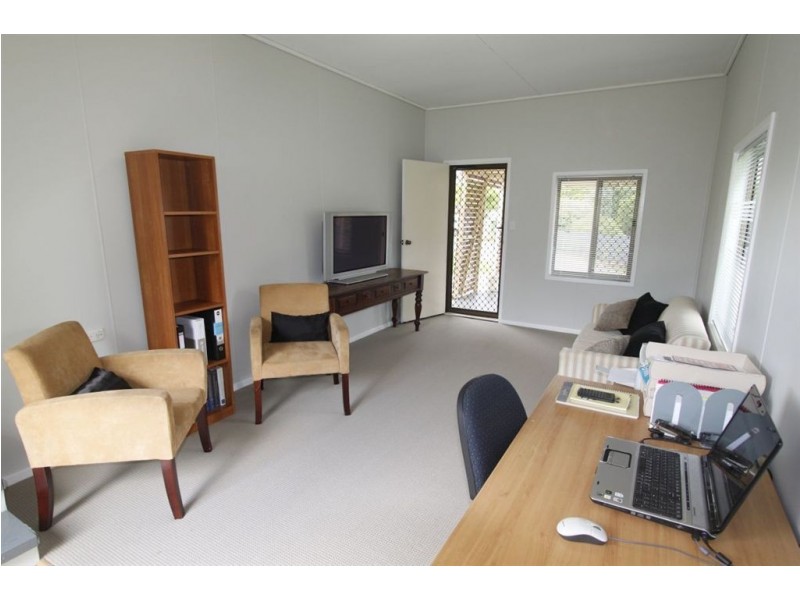 6 Janet Court, Wilsonton QLD 4350
