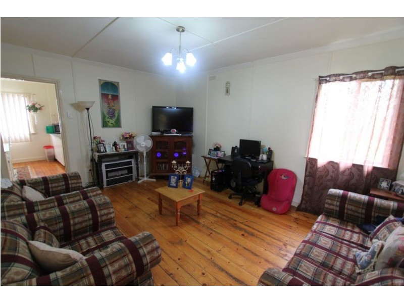 15 Walsh Street, Harlaxton QLD 4350