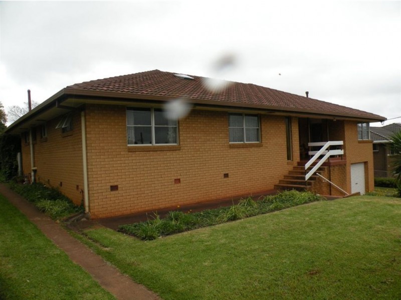 101 Ramsay Street, Centenary Heights QLD 4350