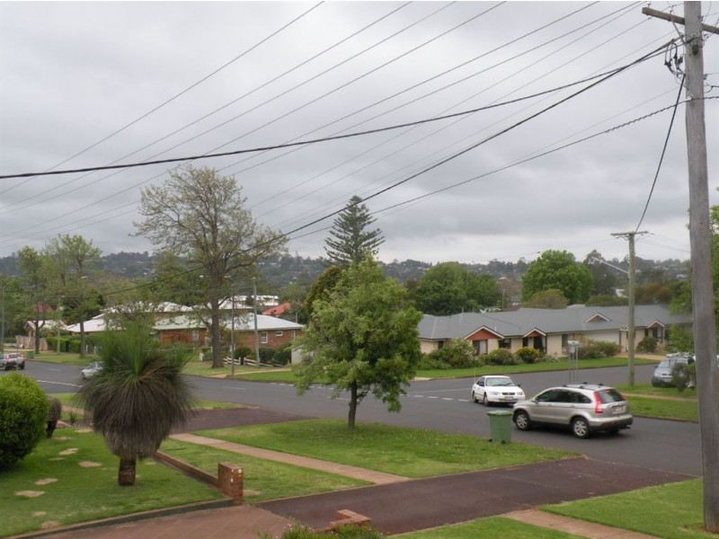 101 Ramsay Street, Centenary Heights QLD 4350