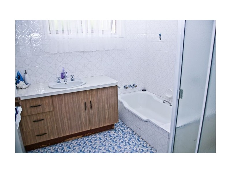 101 Ramsay Street, Centenary Heights QLD 4350