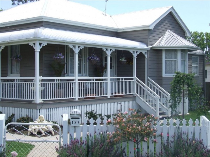 137 Holberton Street, Newtown QLD 4350