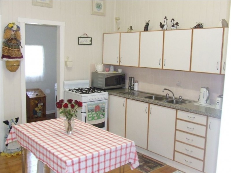 137 Holberton Street, Newtown QLD 4350