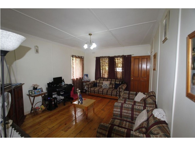 15 Walsh Street, Harlaxton QLD 4350