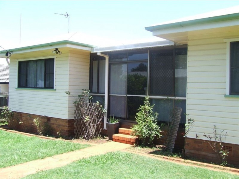 416 Alderley Street, Harristown QLD 4350